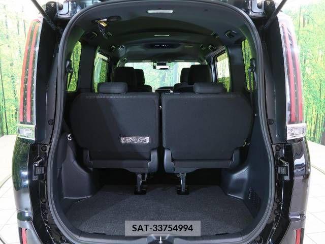 Toyota NOAH 2017-08 321524-11