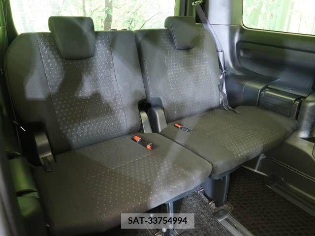 Toyota NOAH 2017-08 321524-10