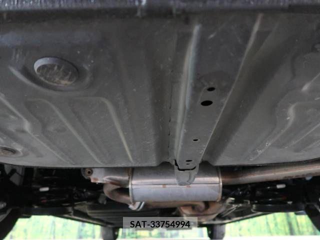 Toyota NOAH 2017-08 321524-19