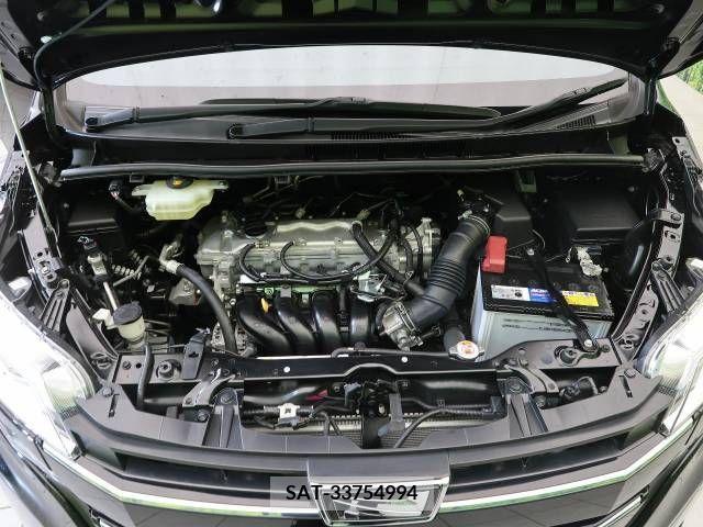 Toyota NOAH 2017-08 321524-18