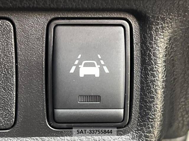 Nissan NOTE 2018-01 329390-4