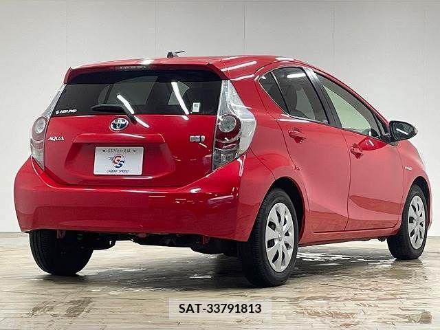 Toyota AQUA 2012-09 221589-15