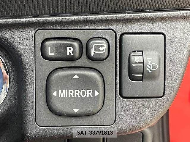 Toyota AQUA 2012-09 221589-10