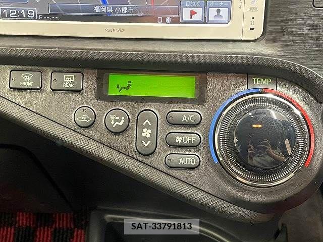 Toyota AQUA 2012-09 221589-8