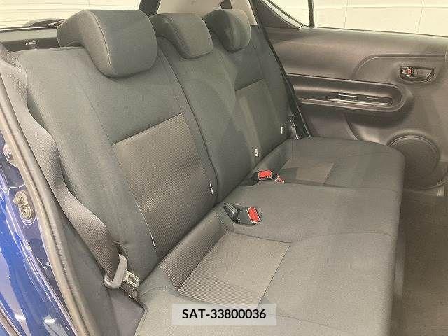 Toyota AQUA 2019-01 337958-12