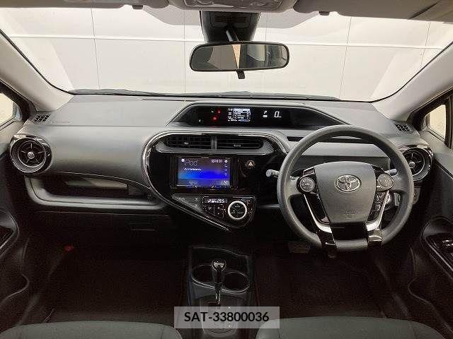 Toyota AQUA 2019-01 337958-1