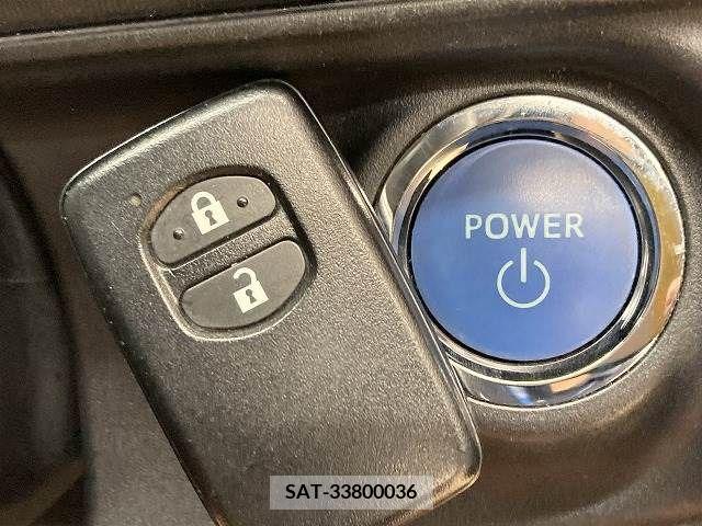 Toyota AQUA 2019-01 337958-10