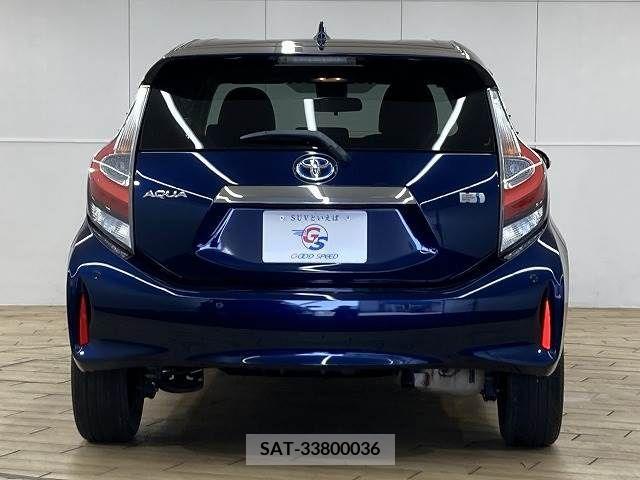 Toyota AQUA 2019-01 337958-14