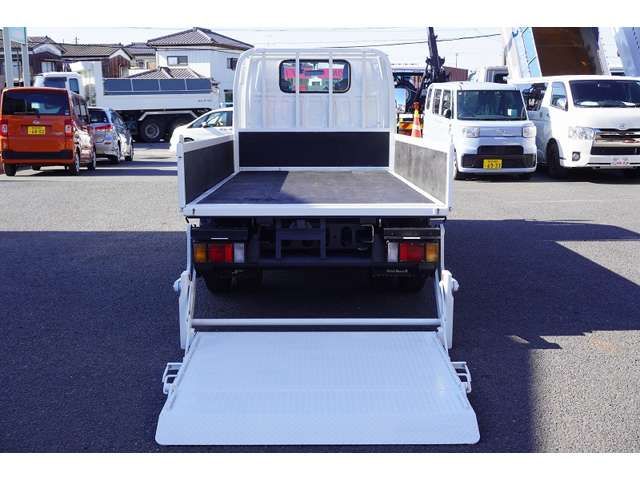 Isuzu ELF TRUCK 2013-11 187481-17