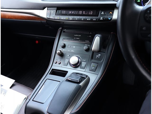 Lexus CT 2018-06 3051-19