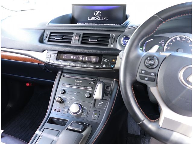 Lexus CT 2018-06 3051-3