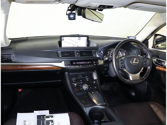 Lexus CT 2018-06 3051-13