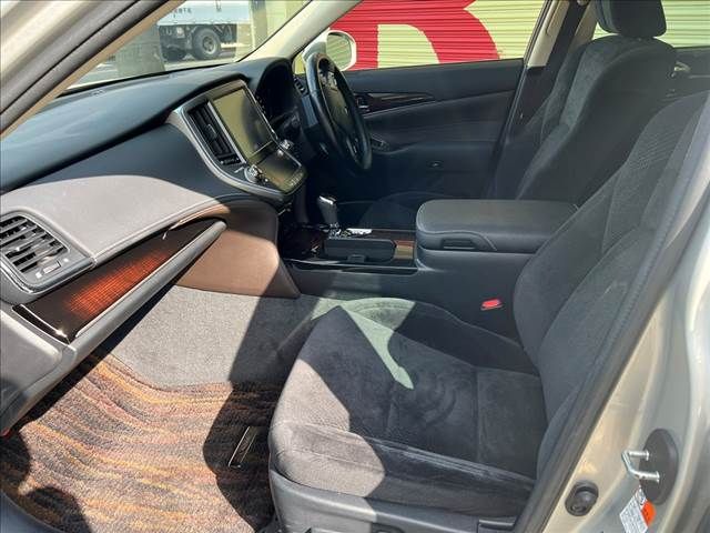 Toyota CROWN SEDAN 2016-10 27404-6