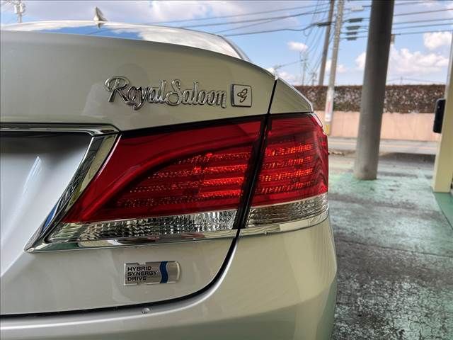 Toyota CROWN SEDAN 2016-10 27404-9