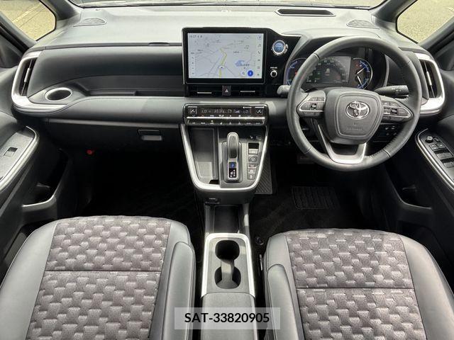 Toyota VOXY HYBRID 2023-07 333222-1