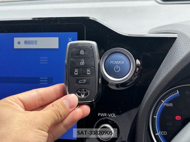 Toyota VOXY HYBRID 2023-07 333222-28