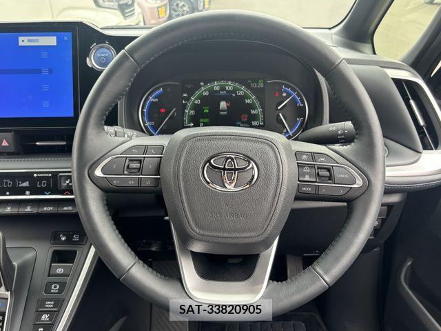 Toyota VOXY HYBRID 2023-07 333222-18