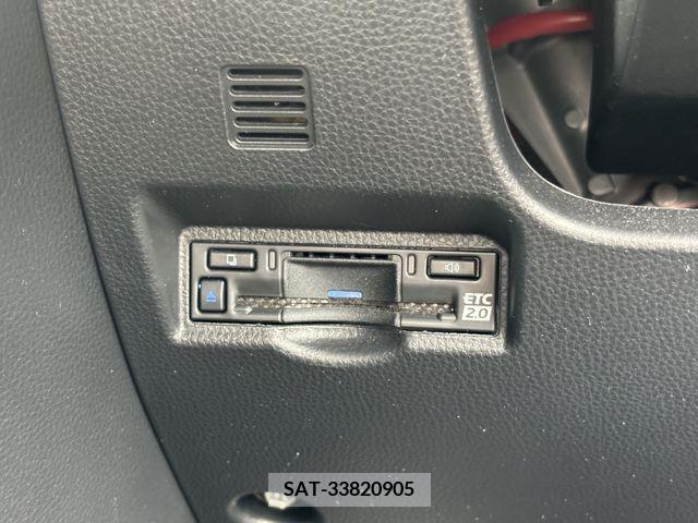 Toyota VOXY HYBRID 2023-07 333222-23