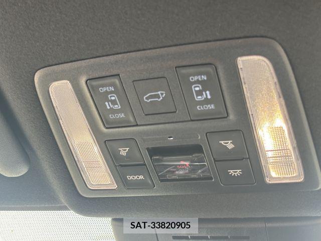 Toyota VOXY HYBRID 2023-07 333222-21