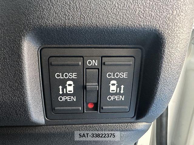 Honda N BOX CUSTOM 2023-10 221898-16