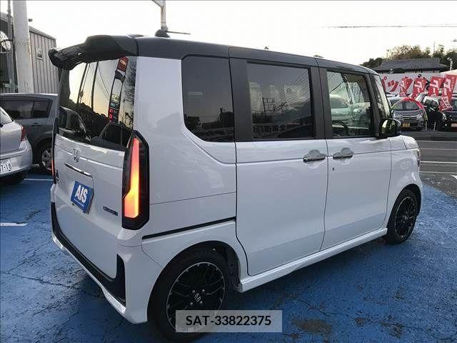 Honda N BOX CUSTOM 2023-10 221898-1