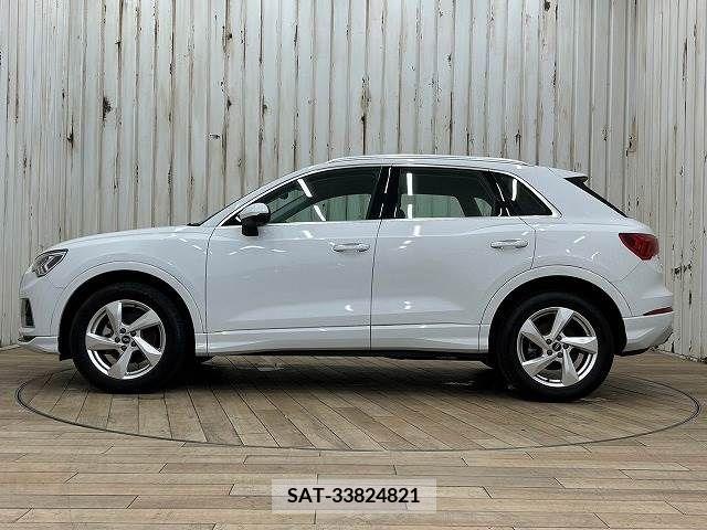 Audi Q3 2021-08 317893-13