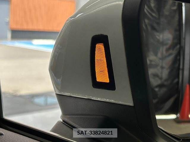 Audi Q3 2021-08 317893-5