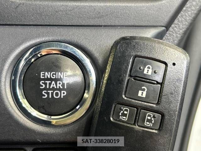 Toyota VOXY 2015-05 379215-6