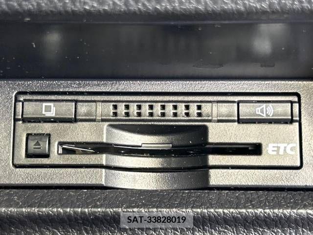 Toyota VOXY 2015-05 379215-5