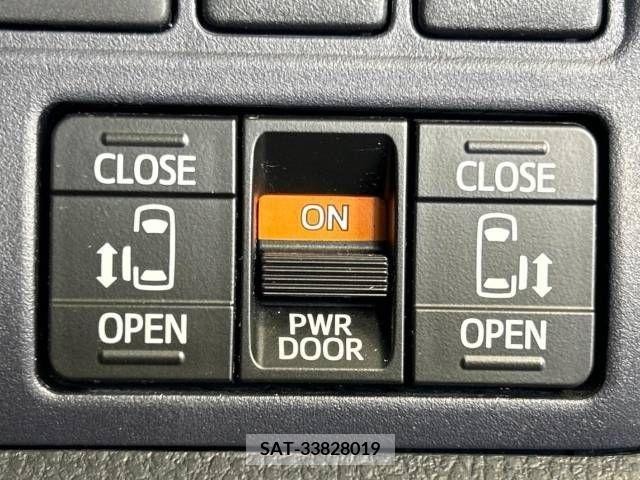 Toyota VOXY 2015-05 379215-4