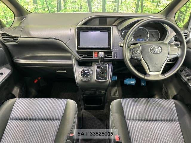 Toyota VOXY 2015-05 379215-1