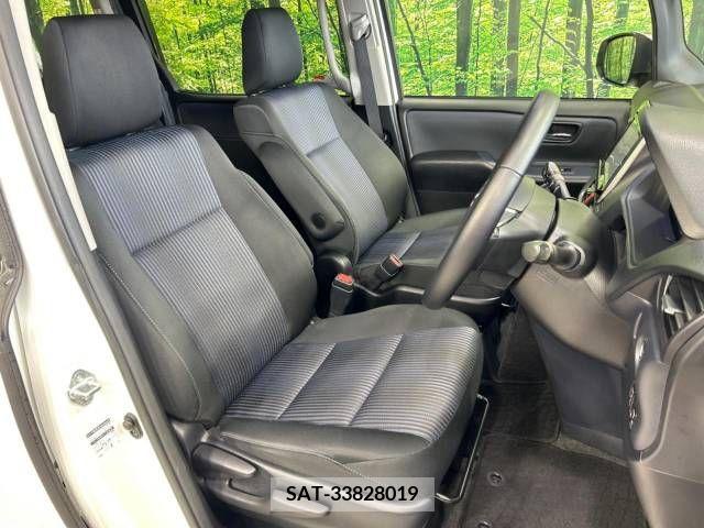 Toyota VOXY 2015-05 379215-8