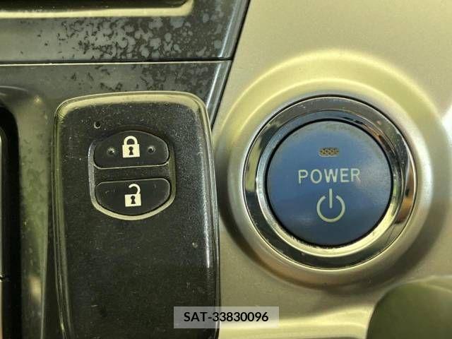 Toyota PRIUS ALPHA 2012-01 366766-7