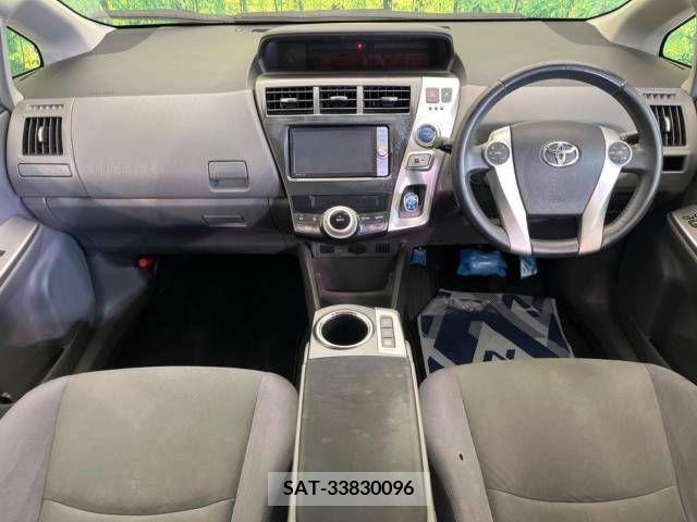 Toyota PRIUS ALPHA 2012-01 366766-1