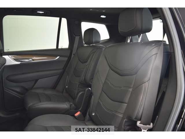 Cadillac XT6 2023-12 377679-4