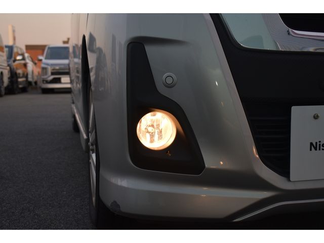Nissan DAYZ ROOX 2018-08 15078-19