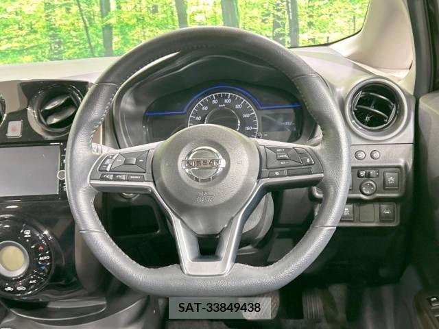 Nissan NOTE 2018-08 337047-11