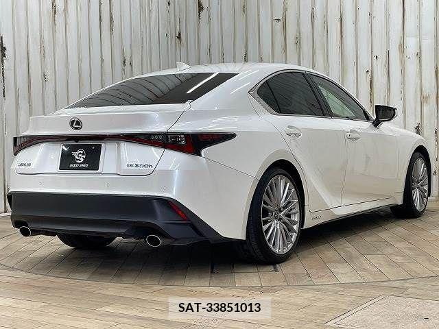 Lexus IS 2020-11 297913-15