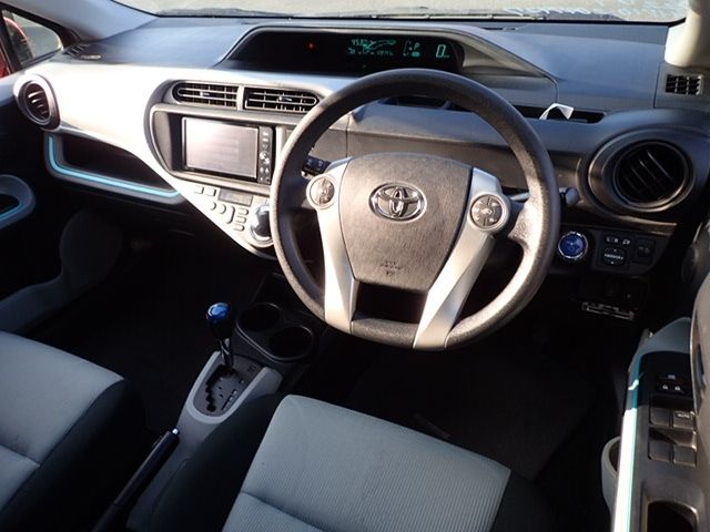 Toyota AQUA 2012-04 3078-29