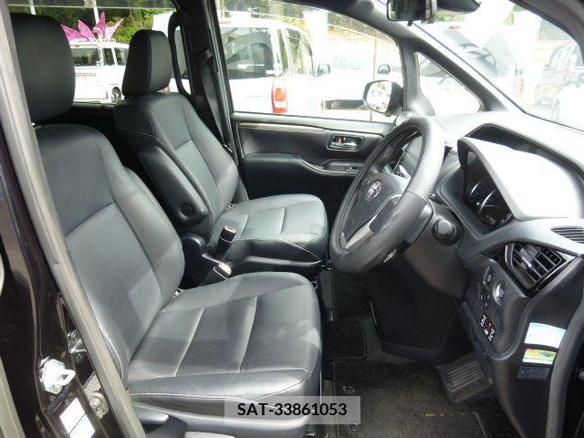 Toyota ESQUIRE 2016-05 268583-5