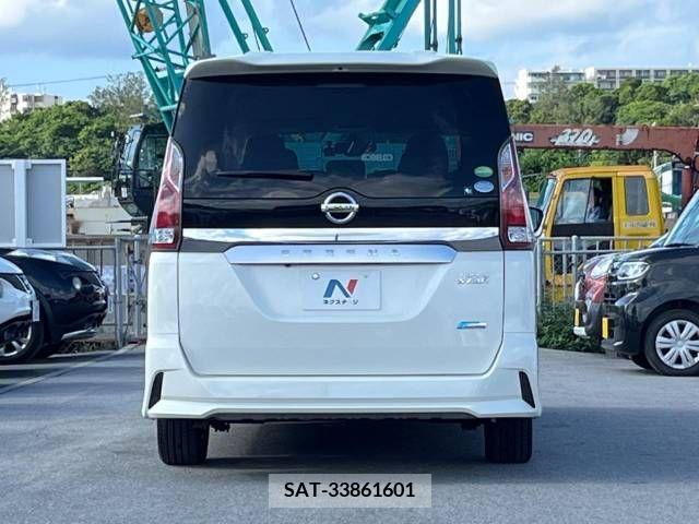 Nissan SERENA 2017-04 255471-17