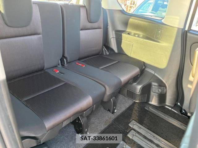 Nissan SERENA 2017-04 255471-12