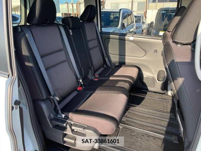 Nissan SERENA 2017-04 255471-11