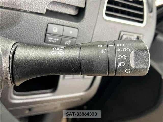 Nissan SERENA 2011-06 284276-11