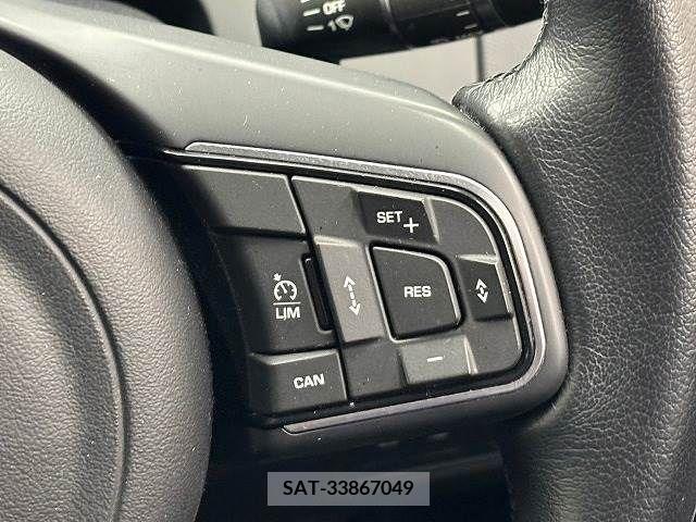 Jaguar E-PACE 2018-09 315780-6
