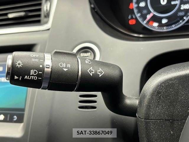 Jaguar E-PACE 2018-09 315780-10