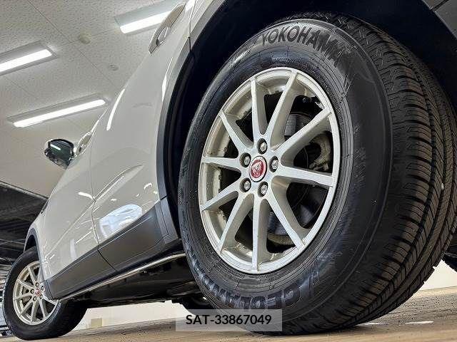 Jaguar E-PACE 2018-09 315780-19