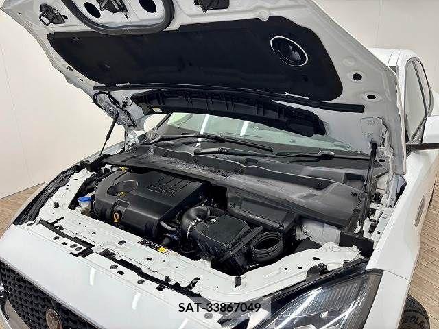 Jaguar E-PACE 2018-09 315780-17