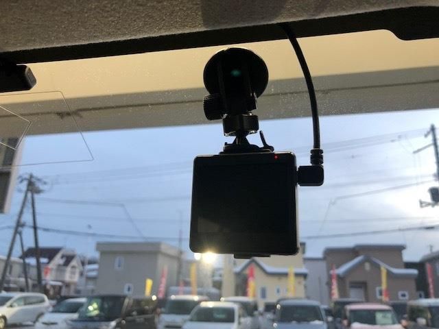 Nissan NOTE 2014-03 589-23