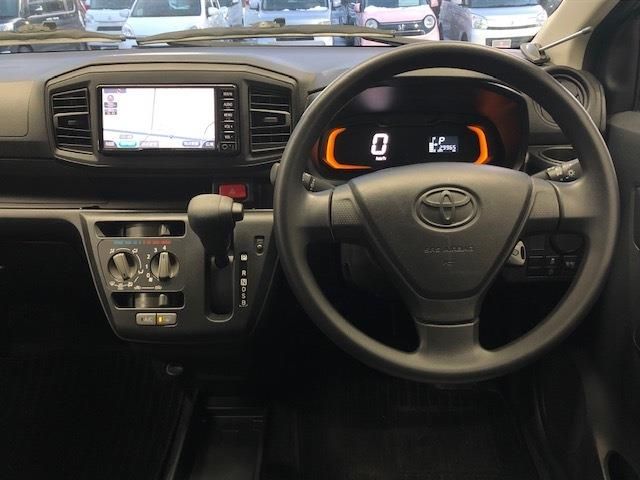 Nissan NOTE 2014-03 589-11